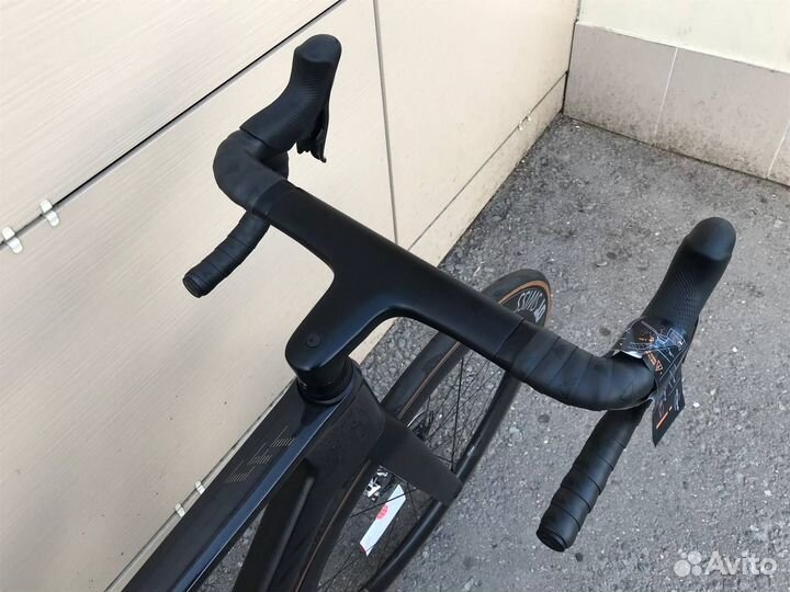 Шоссейный велосипед Canyon Aeroad CFR eTap Disc