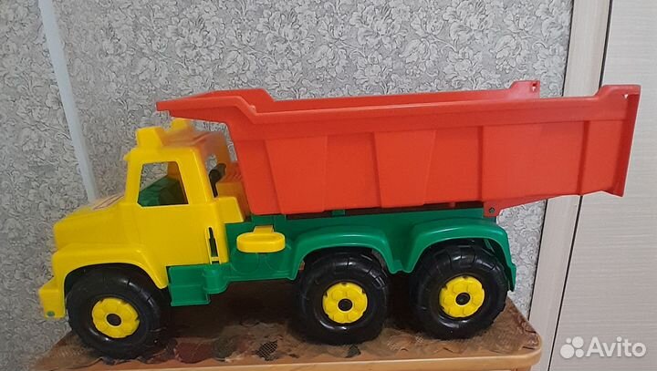 Игрушка большая машинка
