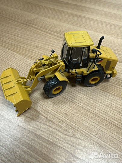 Модель трактора caterpillar