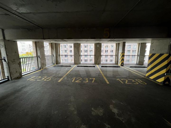 Машиноместо, 13 м²