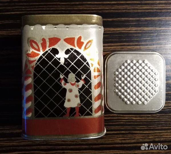 Вещи СССР: касса букв, игрушка, счеты, мыло