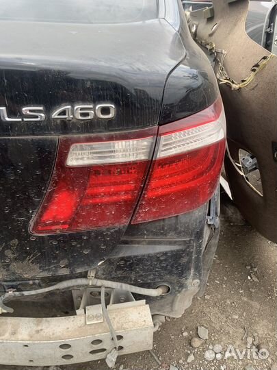 Блок задних фонарей Lexus LS 460 XF40