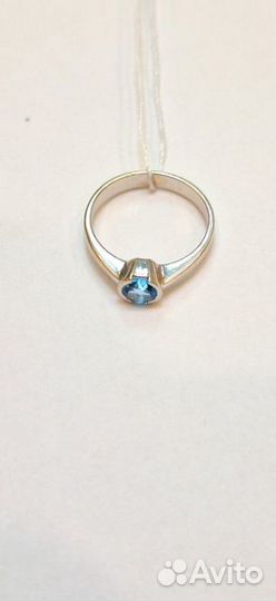 Золотое кольцо с камнем 17р