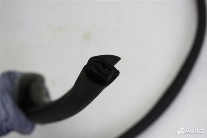 Уплотнитель кузова задней правой двери Hyundai-KI