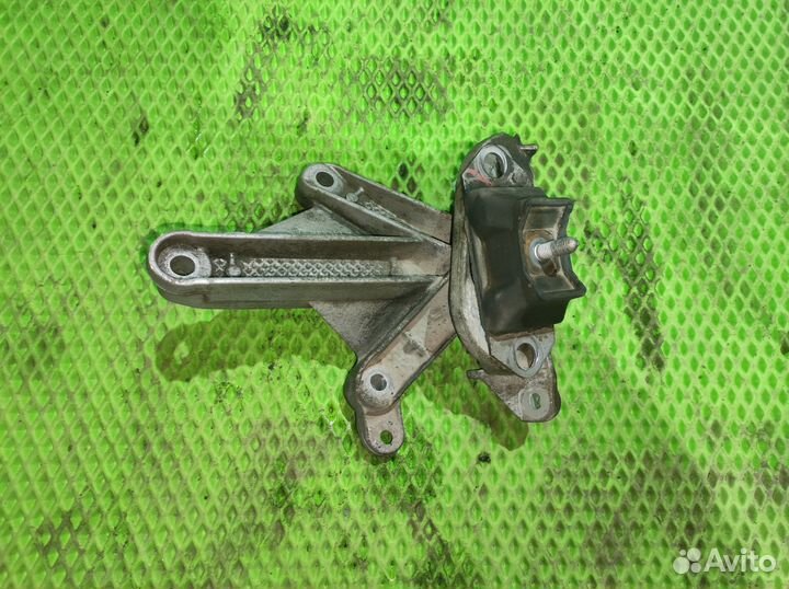 Кронштейн опоры кпп Renault Sandero