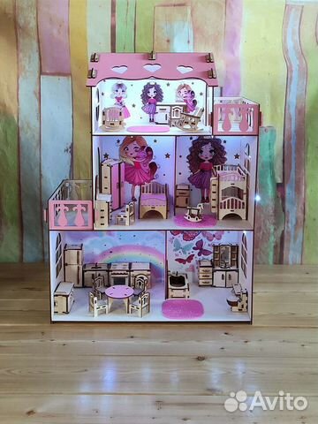 Кукольный домик с мебелью