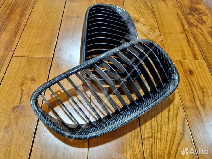 Карбоновая решетка радиатора (ноздри) BMW E92 E93