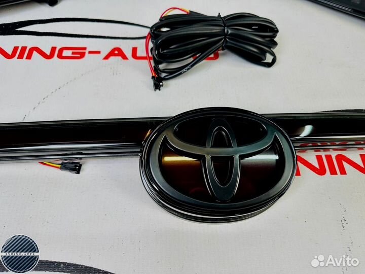 Стоп-сигналы Toyota Highlander