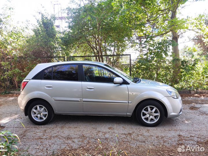 Kia Rio 1.4 AT, 2010, 221 000 км