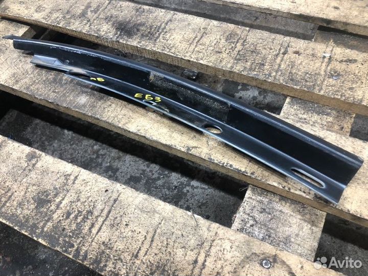 Направляющая стекла двери передняя левая Bmw 6 E63