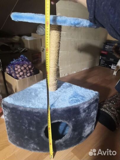 Кошачий домик с когтеточкой