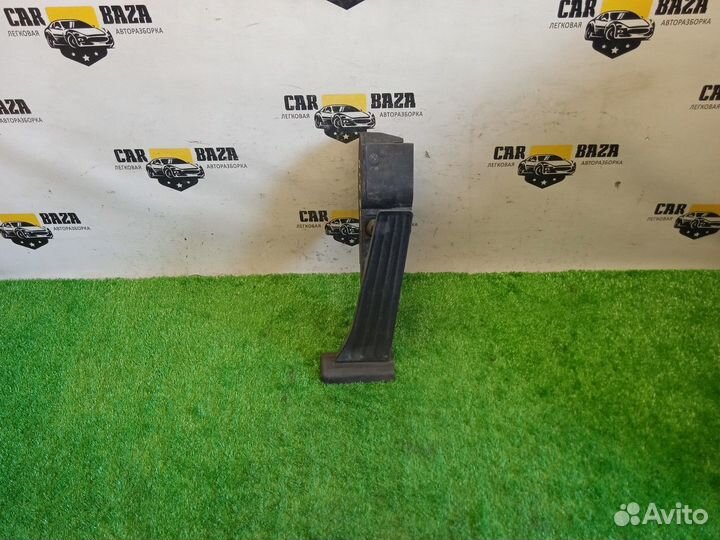 Педаль акселератора (газа) BMW 3