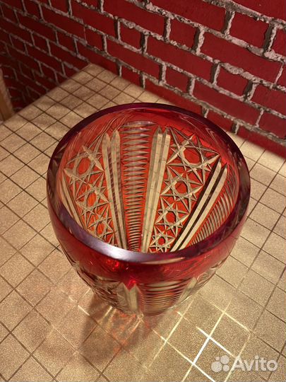 Ваза хрустальна цветная