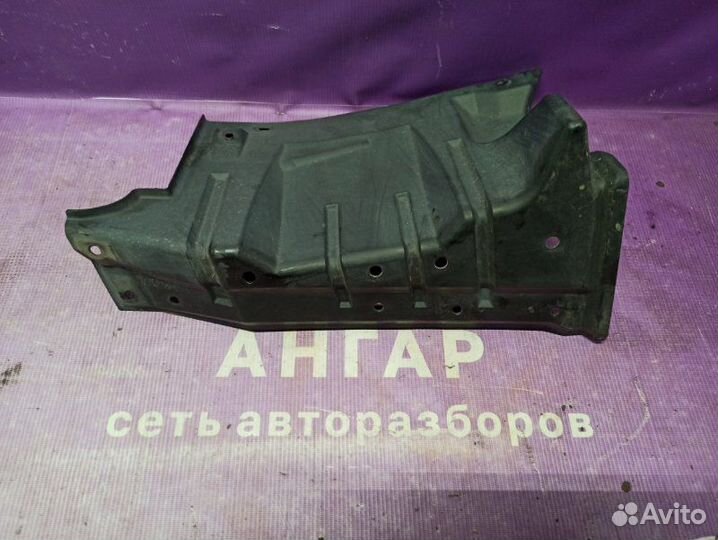 Брызговик передний левый Mitsubishi Outlander Xl