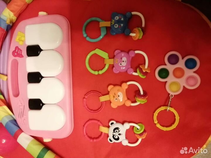 Развивающий коврик с пианино