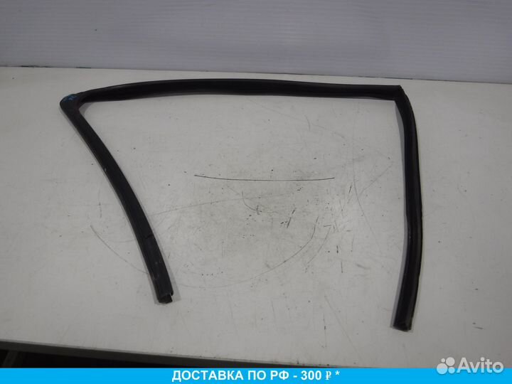 Уплотнитель стекла двери Peugeot 408