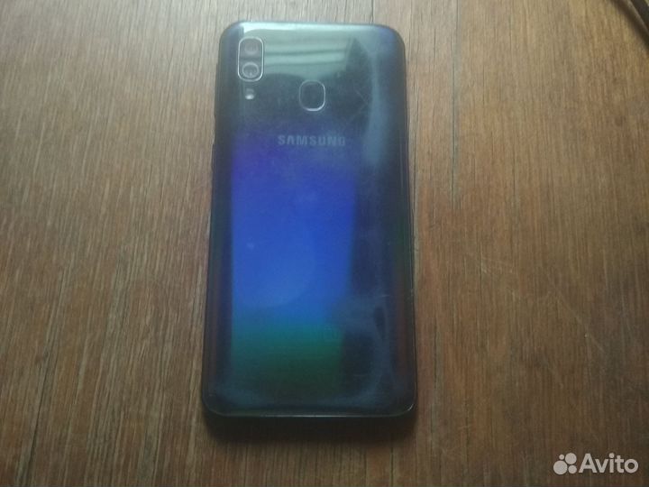 Samsung Galaxy A40, 4/64 ГБ