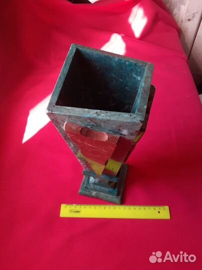 Ваза из камня