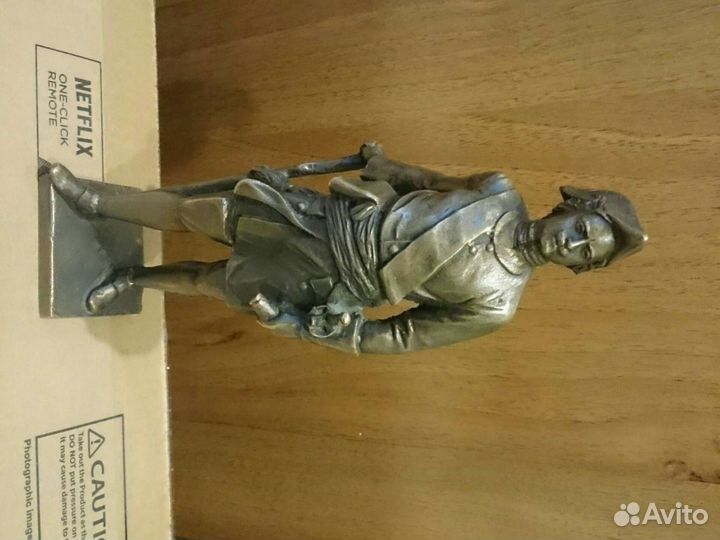 Пётр I статуэтка бронза