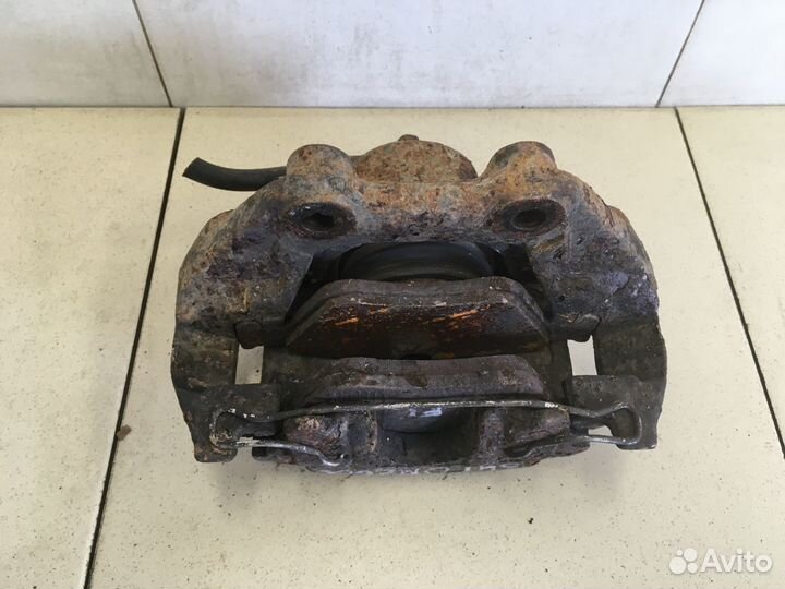 Суппорт передний левый Omega B 1994-2003