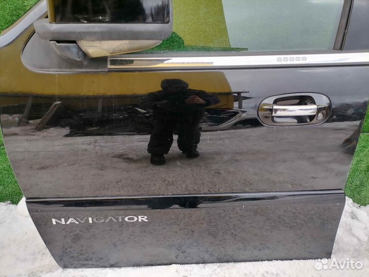 Дверь передняя левая Lincoln Navigator