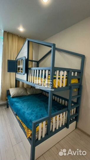 Двухъярусная кровать