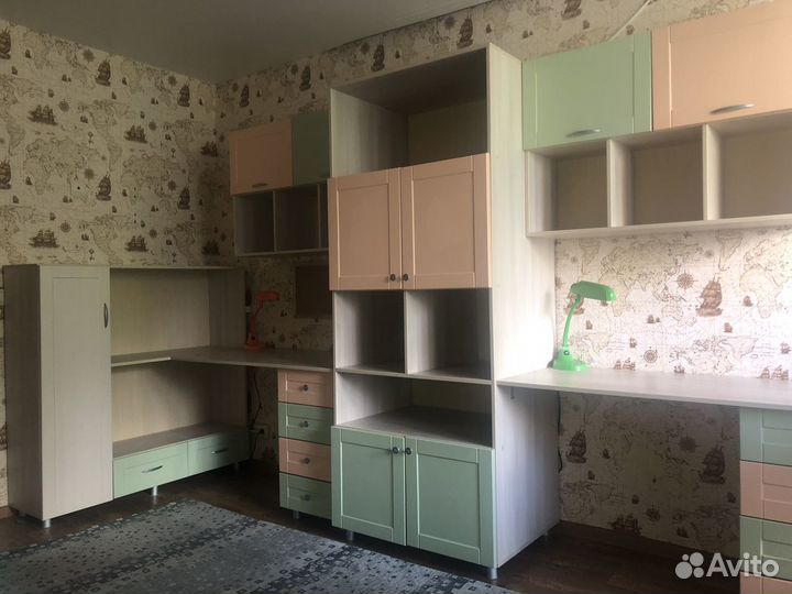 Школьный уголок для двоих детей