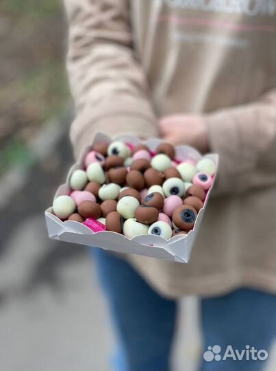 Цветы розы + клубника в шоколаде с доставкой