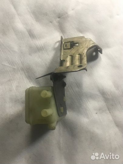 Бачок для тормозной жидкости Toyota Ipsum SXM10