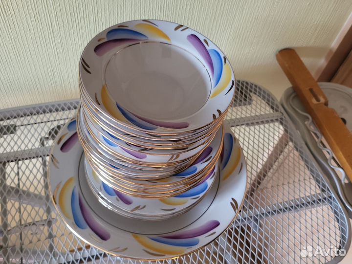 Тарелки плоские и глубокие