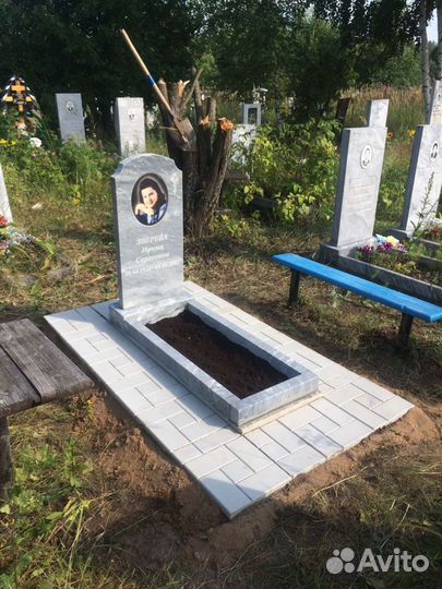 Гранитные и мраморные памятники 