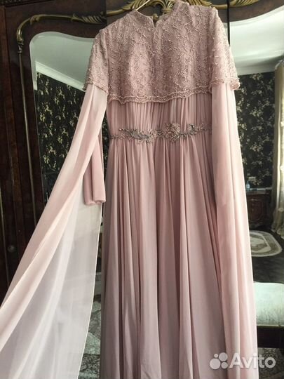 Вечернее платье