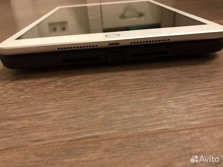 Apple iPad 7 (2019) 32 Gb Wi-Fi + 4G LTE (sim)