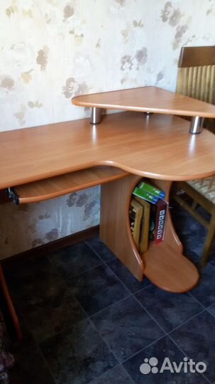Продам компьютерный столик