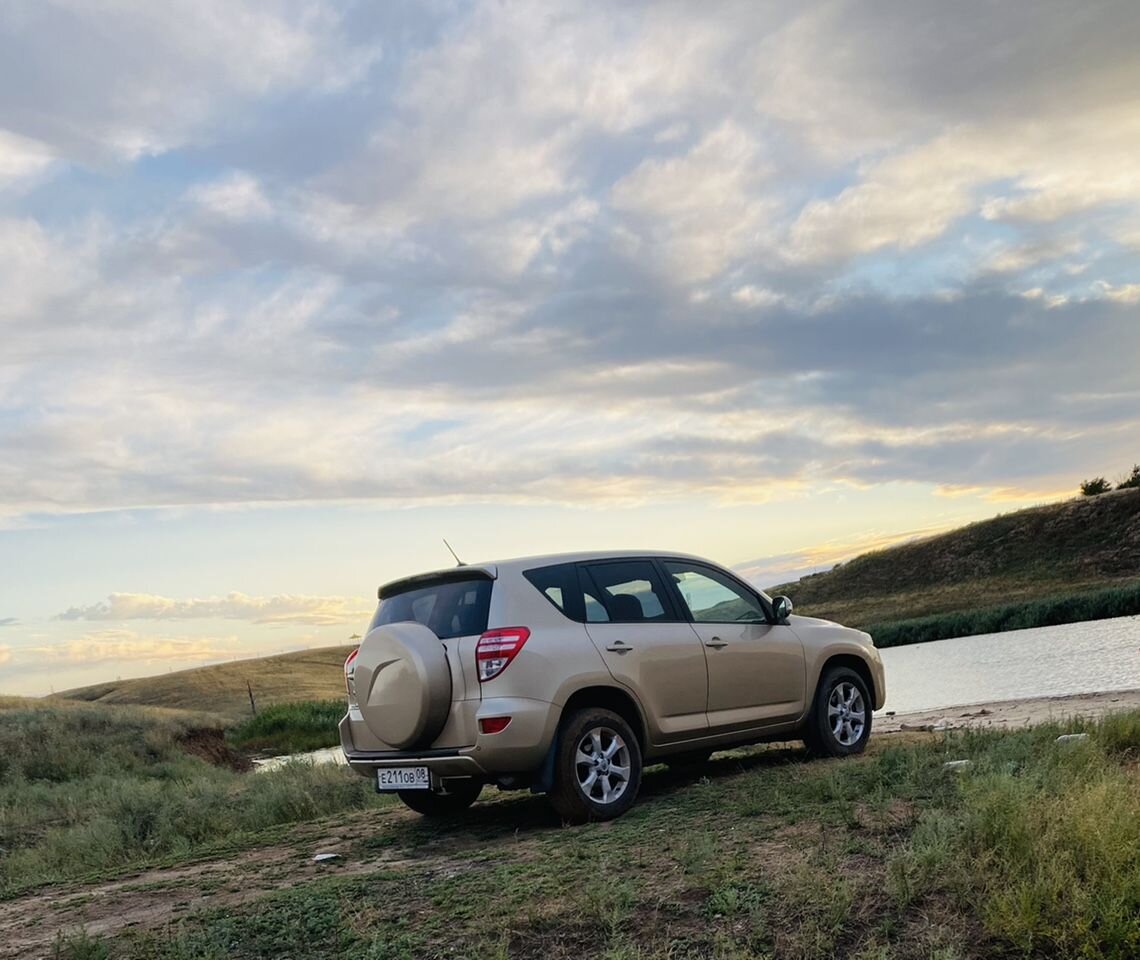 Toyota RAV4: фото владельца