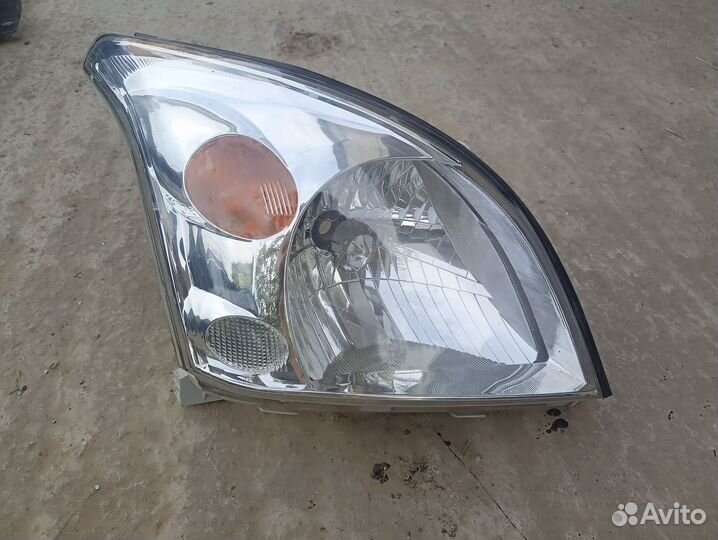 Фара правая Toyota Land Cruiser Prado120 2002-2009