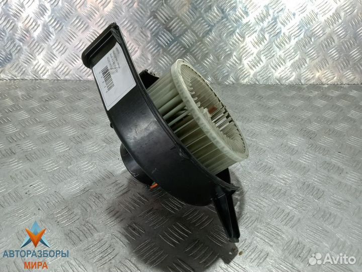 Моторчик печки Audi A1 8X 2012 6Q2819015J