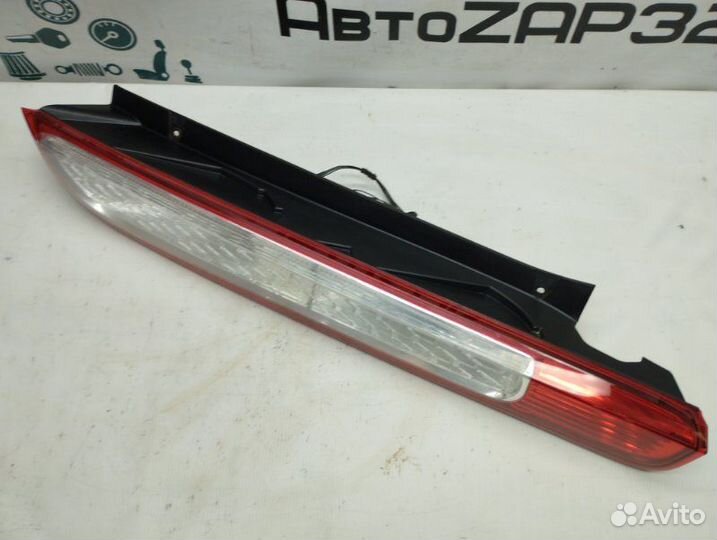 Фонарь задний правый Ford Focus хэтчбек 2010