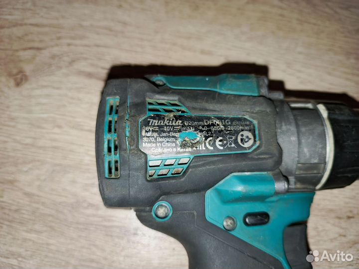 Шуруповерт makita DF001G 40V