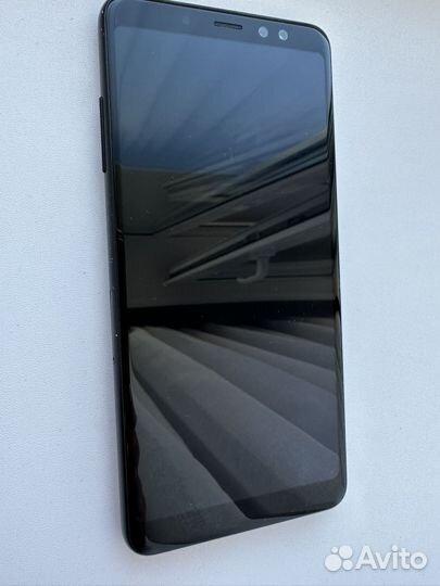 Телефон Samsung А 8+