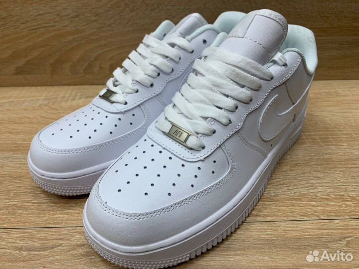 Кроссовки Nike Air Force белые