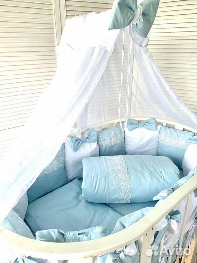 Комплект в кроватку с бортиками и балдахином