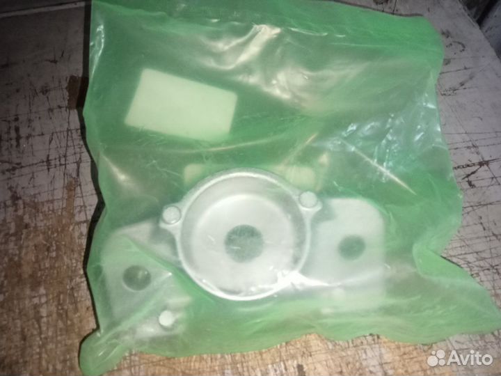 Опора заднего амортизатора прав Авео Т300 Кобальт