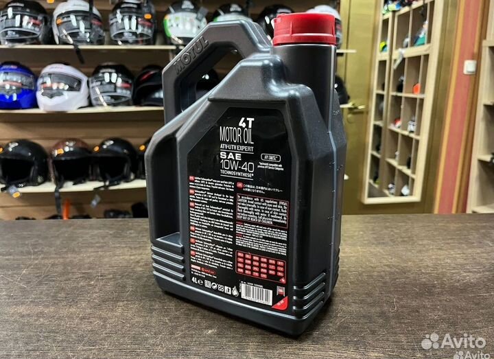 Полусинтетическое моторное масло Motul 10W40 4л