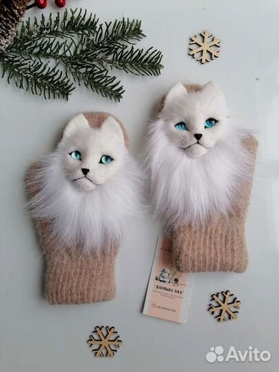 Звероварежки с белыми котиками