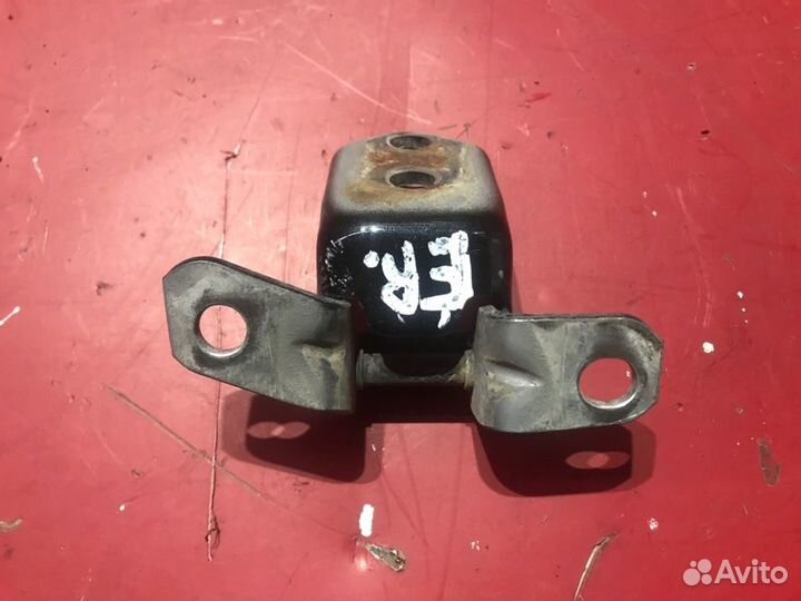 Петля двери передняя правая Mazda 6 GG L3C1 2004