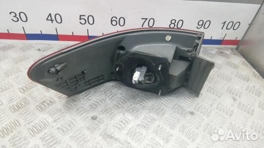 Фонарь задний правый toyota avensis T27 (YBE15MY01