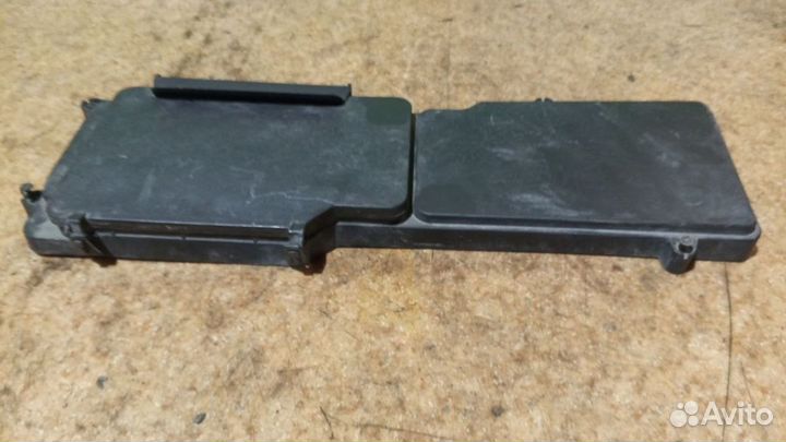 Крышка блока предохранителей Mercedes-Benz E W210