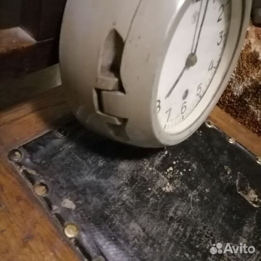 Часы каютные