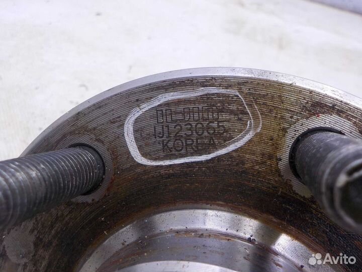 Ступица передняя Cadillac SRX